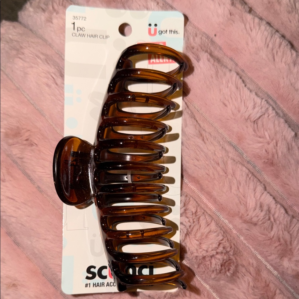 Scunci Brown Claw Hair Clip